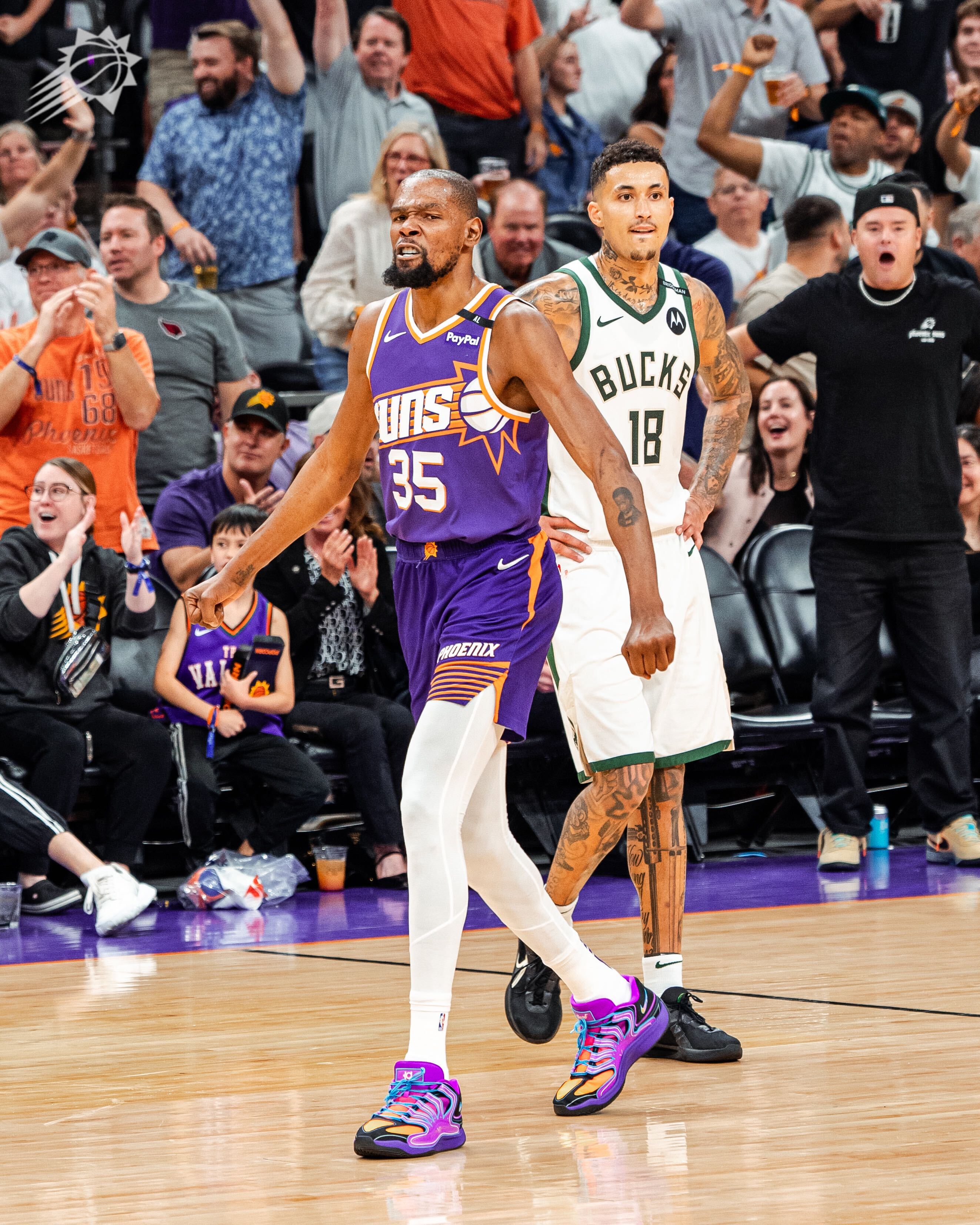 无限金币内购破解关于字母哥连续三场比赛得分超过刷新纪录，曼联不断突破！观众掌声雷动的信息