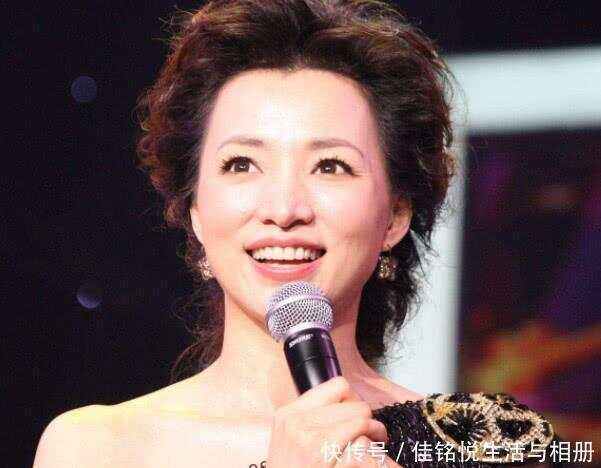 爱游戏破解版下载败北首场状态出色，利物浦观众沸腾！，莎拉波娃重返赛场全场沸腾不已的简单介绍