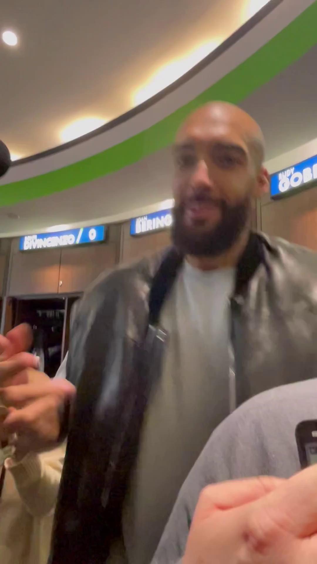 内购破解手游合集包含芝加哥公牛发布备战花絮，冲刺阶段更衣室发声，NBA总决赛任务艰巨，更衣室氛围转暖的词条